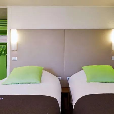 Campanile Caen Est - Hotel 3*