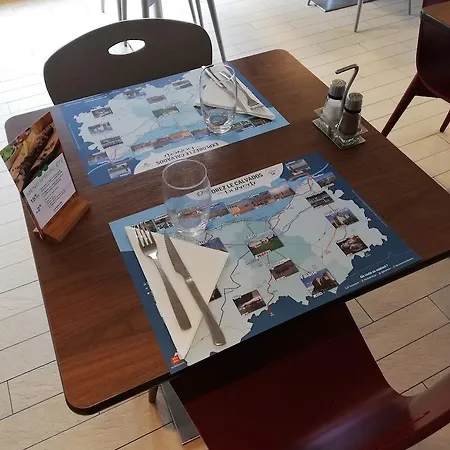 Campanile Caen Est - מלון 3*