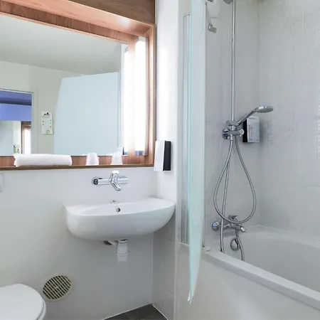 Campanile Caen Est - Otel Mondeville (Calvados)