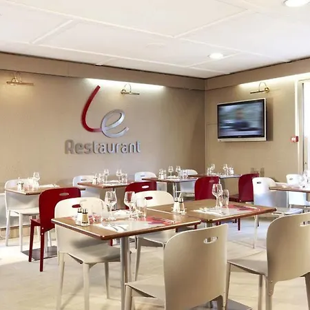 Campanile Caen Est - מלון