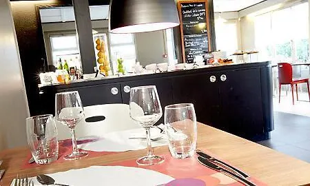 Campanile Caen Est -