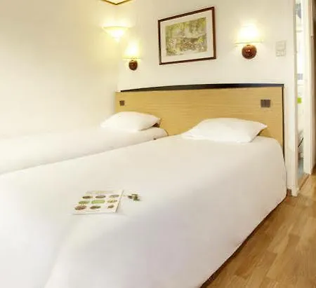 Campanile Caen Est - Otel