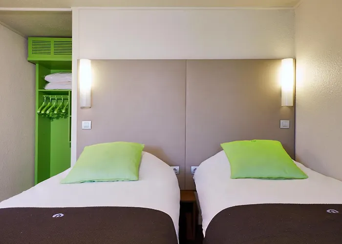 Campanile Caen Est - Hotel 3*