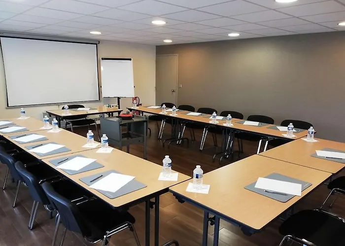 Campanile Caen Est - Hotel Mondeville (Calvados)