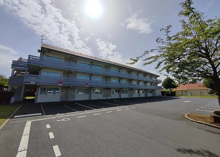 Campanile Caen Est -