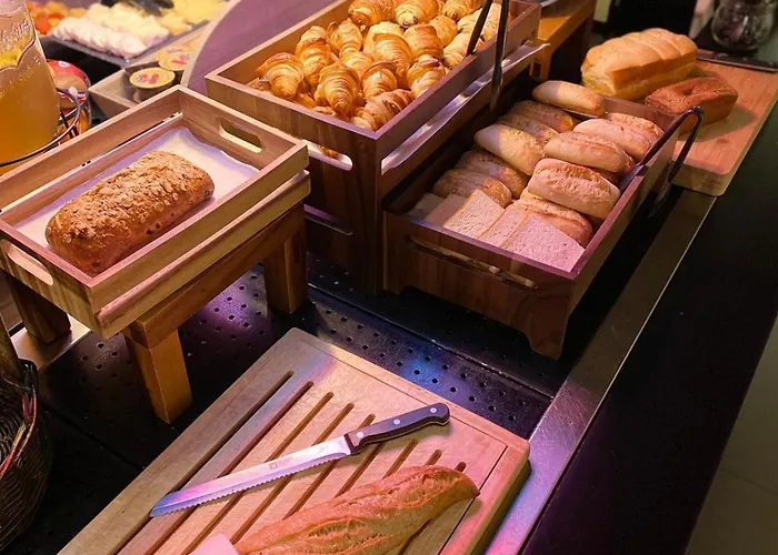 Hotel Campanile Caen Est - 3*