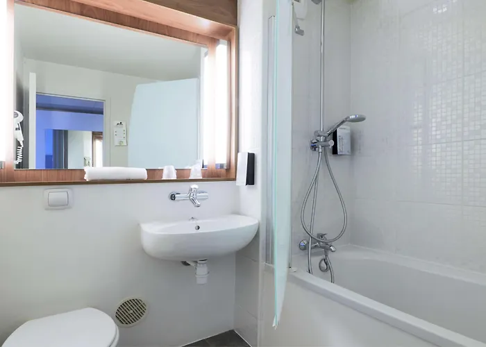 Campanile Caen Est - Hotel Mondeville (Calvados)