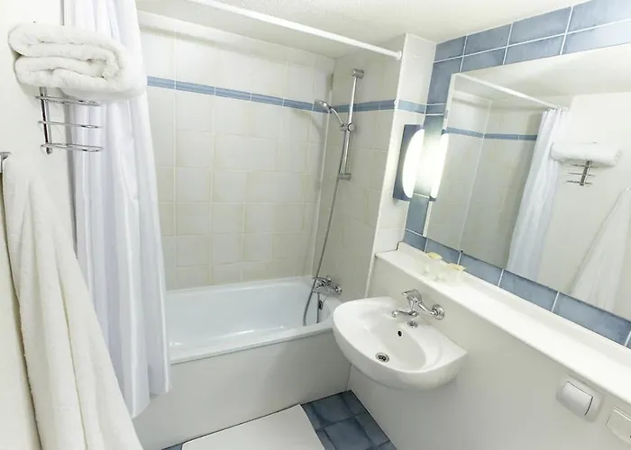 Campanile Caen Est -