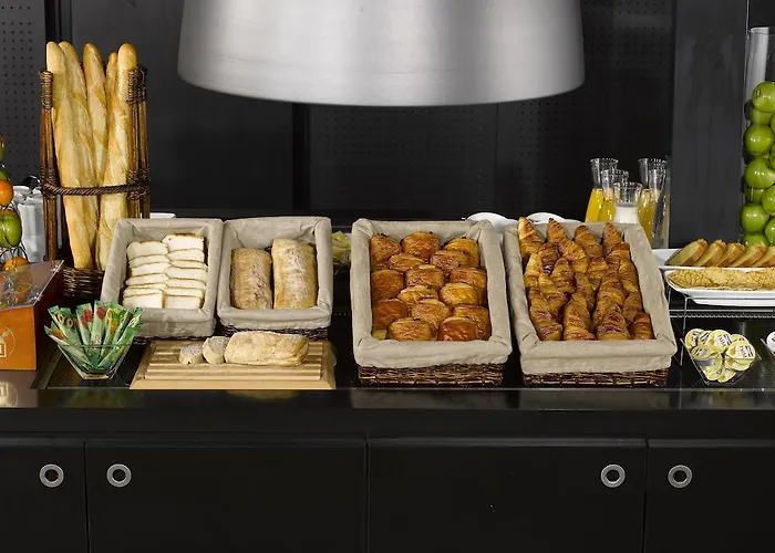 Hotel Campanile Caen Est -